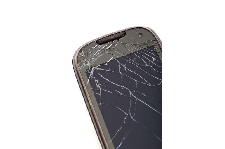 broken-cell-phone-cellular-communication