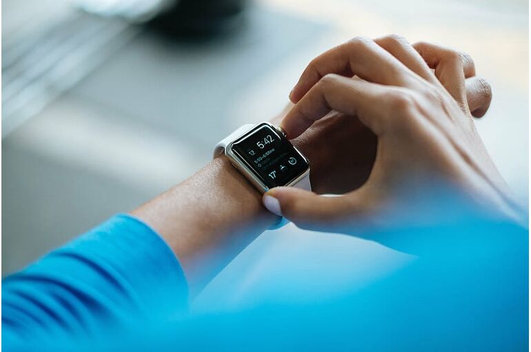 smartwatch-gadget-technology-smart