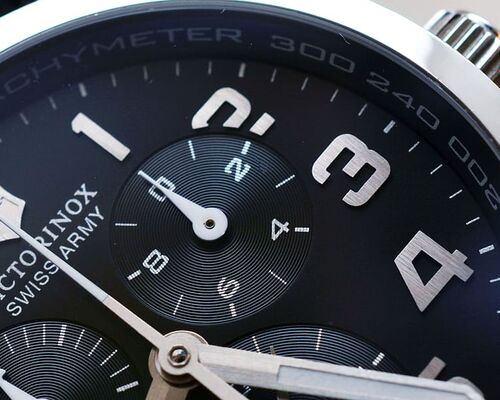 close-up-time-victorinox-watch