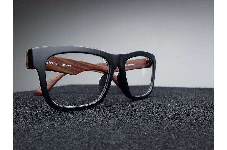 eyewear-fashion-glasses