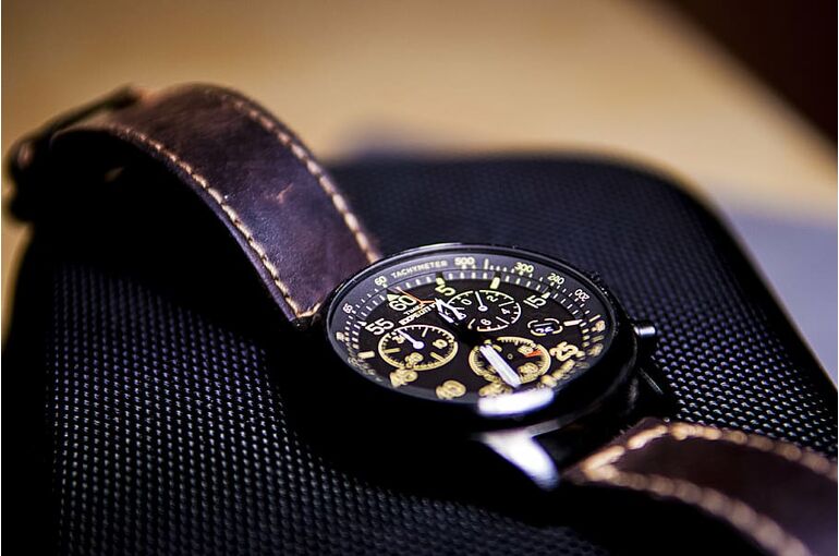 accessory-close-up-dark-elegant